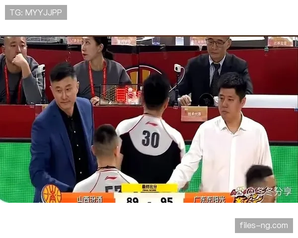 篮球比赛中如何判断拉人犯规?完整判罚标准解析 篮球比赛中如何判断拉人犯规?完整判罚标准解析